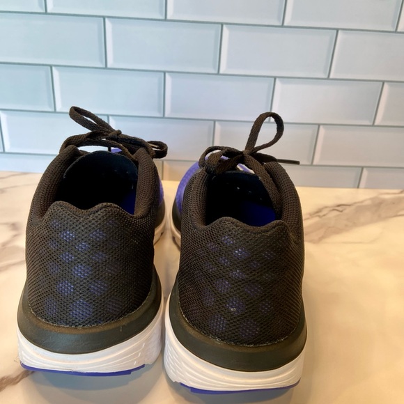 💜 Nike Vibrant Blue and Black Athletic Shoes Sneakers size 8 - Picture 5 of 13